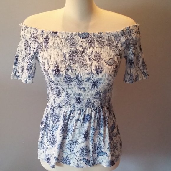 Reitmans Tops - Blue/White off the shoulder top NWOT
